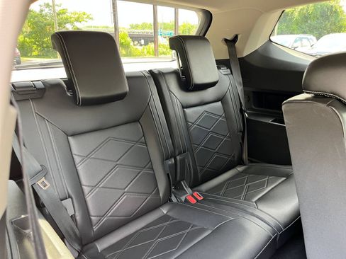 Used 2024 Volkswagen Atlas SE AWD/4WD image 31
