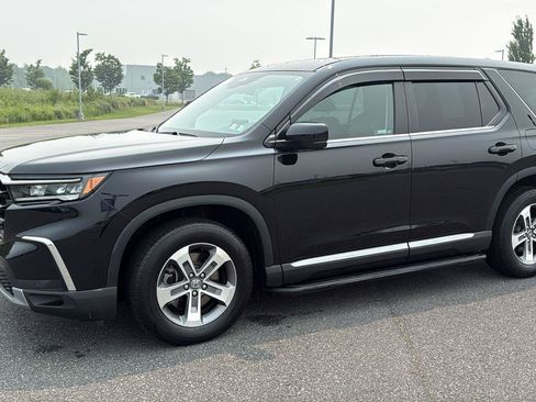 Used 2024 Honda Pilot EX-L image 11