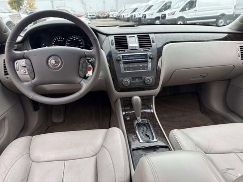 Used 2010 Cadillac DTS Luxury image 15