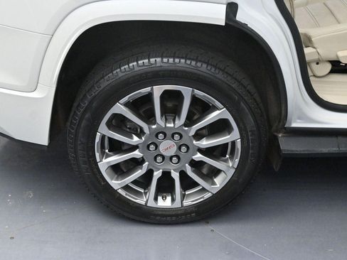 Used 2023 GMC Acadia Denali w/ Denali Ultimate Package FWD image 38