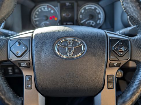 Used 2019 Toyota Tacoma TRD Off-Road image 21