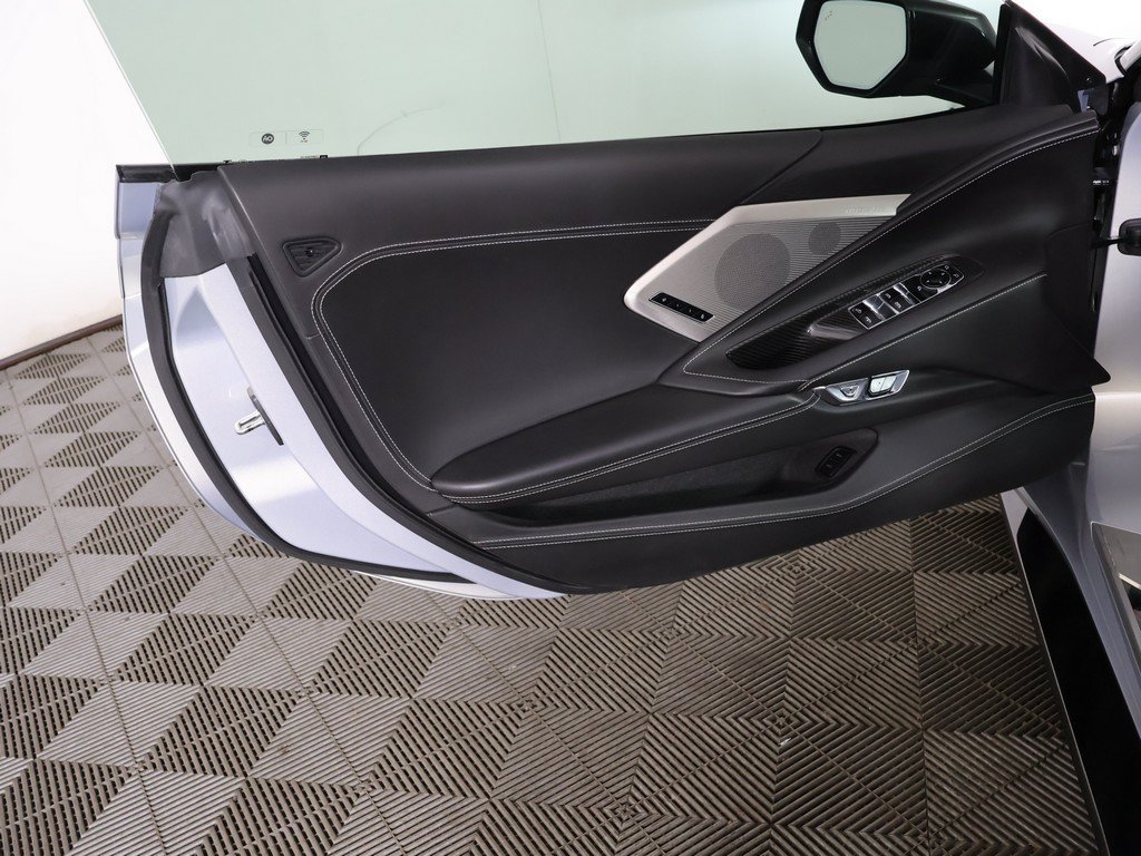 Used 2021 Chevrolet Corvette Stingray Premium Conv w/ Z51 Performance Package RWD image 29