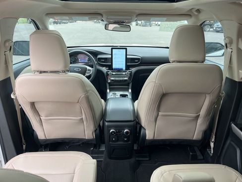 Used 2024 Ford Explorer Limited w/ Limited Technology Package image 28