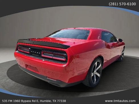 Used 2016 Dodge Challenger R/T RWD image 7