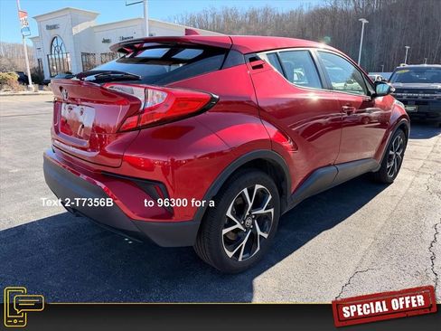 Used 2022 Toyota C-HR XLE image 4