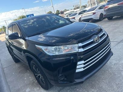 Used 2019 Toyota Highlander LE