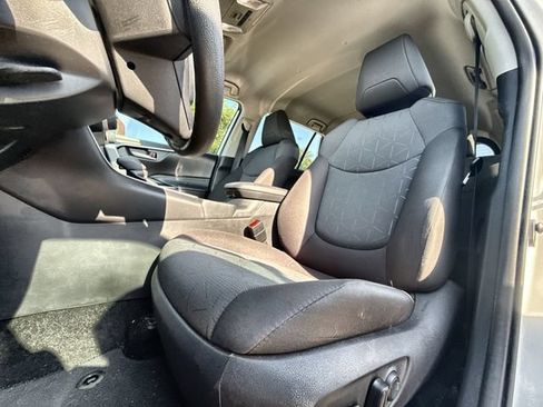 Used 2024 Toyota RAV4 XLE AWD/4WD image 11