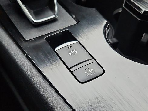 Certified 2023 Nissan Rogue SV image 24