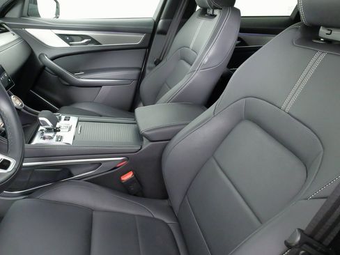 Used 2025 Jaguar F-PACE R-Dynamic S image 38