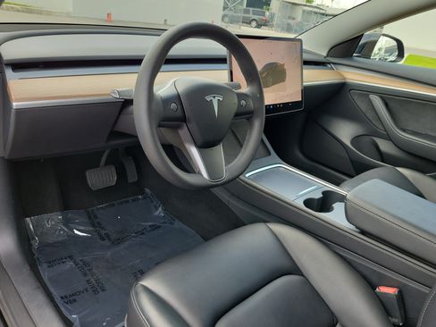 Used 2023 Tesla Model 3 Standard Range RWD image 5