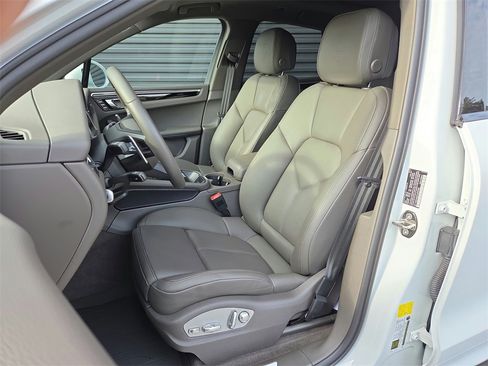 Used 2023 Porsche Macan S image 72