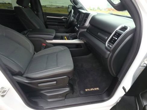 Used 2024 RAM 1500 Big Horn AWD/4WD image 30