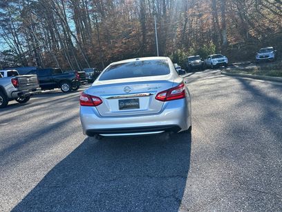 Used 2017 Nissan Altima 2.5 SL w/ Technology Package