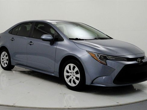 Used 2022 Toyota Corolla LE FWD image 1