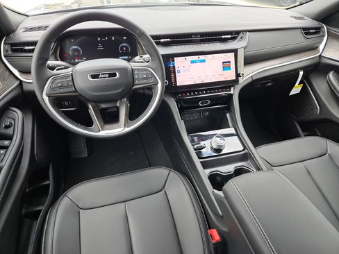 New 2026 Jeep Grand Cherokee L Limited AWD/4WD image 13