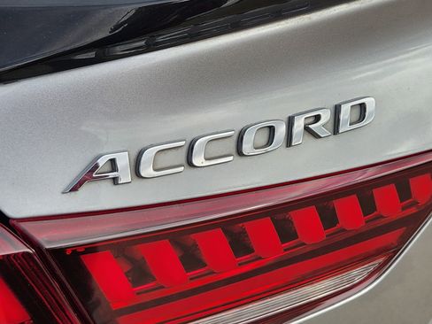 Used 2019 Honda Accord Sport image 13