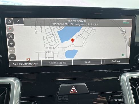 Used 2023 Kia Sorento SX image 31