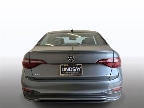 Used 2024 Volkswagen Jetta SE image 11