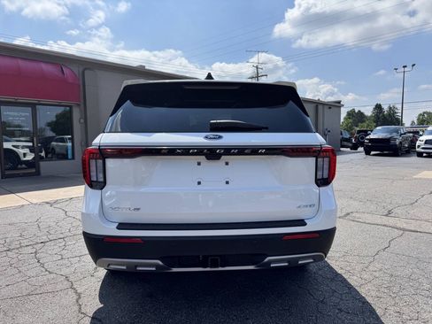 Used 2025 Ford Explorer Active w/ Active Comfort Package AWD/4WD image 4