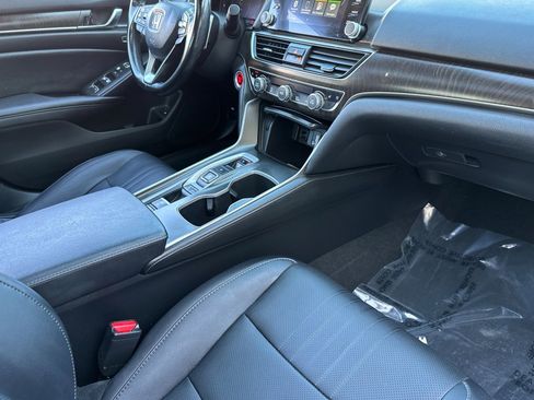 Used 2020 Honda Accord Touring image 32