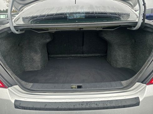 Used 2015 Nissan Versa SV image 29