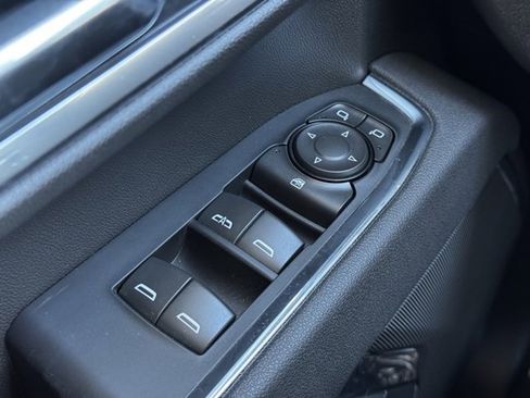 Used 2025 Chevrolet Silverado 3500 LT w/ Convenience Package image 30