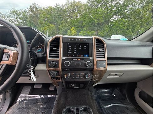 Used 2018 Ford F150 XLT w/ Equipment Group 302A Luxury AWD/4WD image 11
