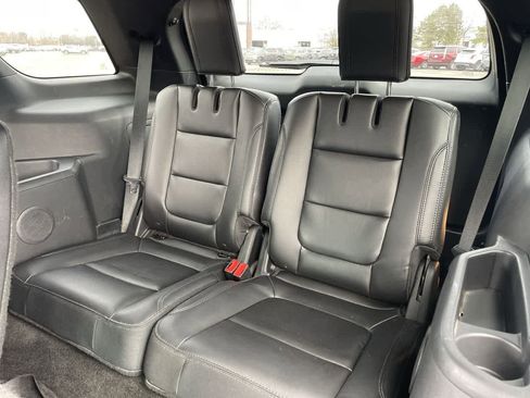 Used 2016 Ford Explorer XLT w/ Equipment Group 202A AWD/4WD image 19