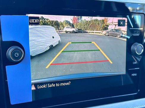 New 2026 Volkswagen Taos SE image 18