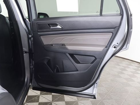 Used 2022 Volkswagen Atlas Cross Sport SEL R-Line image 29