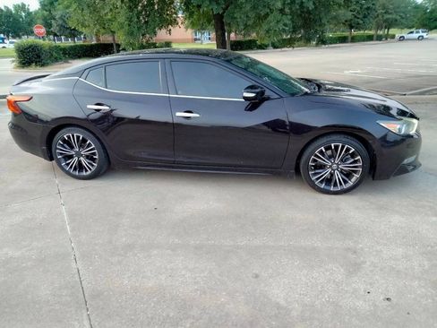 Used 2017 Nissan Maxima Platinum w/ Medallion Package FWD image 4