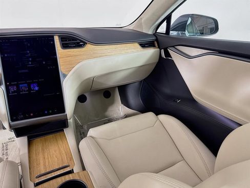 Used 2018 Tesla Model S 100D image 23