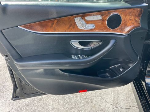 Used 2019 Mercedes-Benz E 300 image 21