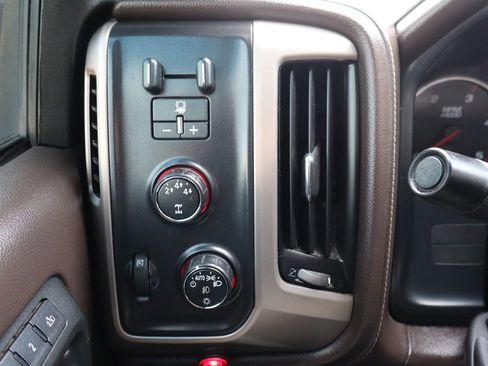 Used 2016 GMC Sierra 2500 Denali w/ Duramax Plus Package image 29