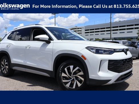 Certified 2025 Volkswagen Tiguan S image 1