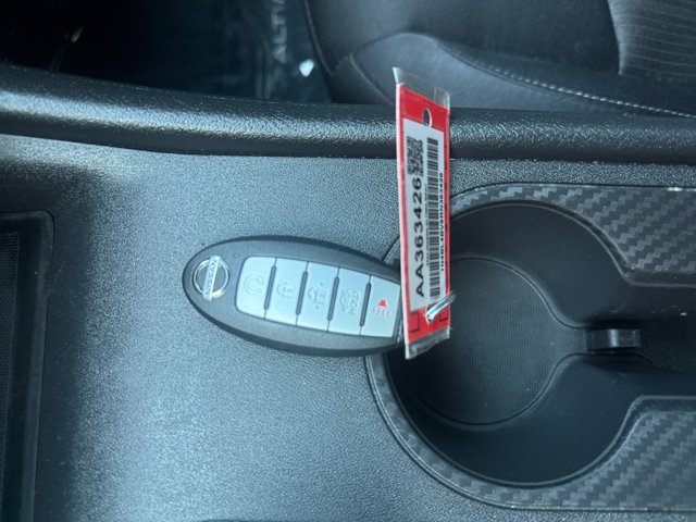 Used 2024 Nissan Altima 2.5 S FWD image 17