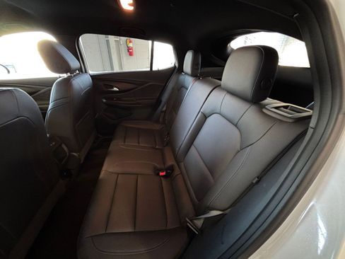 Used 2025 Buick Envista Sport Touring image 25