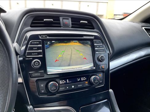 Used 2018 Nissan Maxima SR FWD image 24