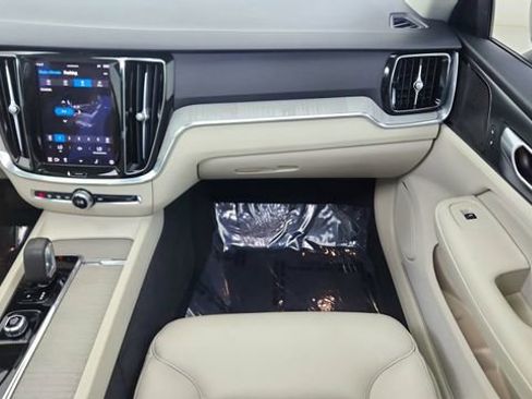 Used 2024 Volvo S60 B5 Plus w/ Climate Package image 38