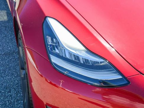 Used 2019 Tesla Model 3 Mid Range image 5