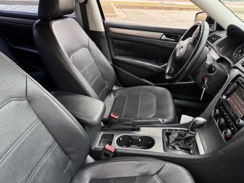 Used 2015 Volkswagen Passat 1.8T SE image 28