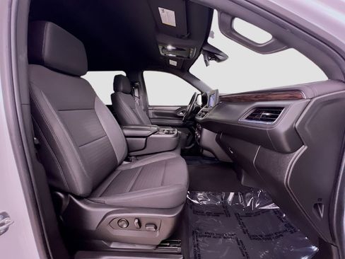 Used 2022 Chevrolet Suburban LS w/ Driver Alert Package image 28