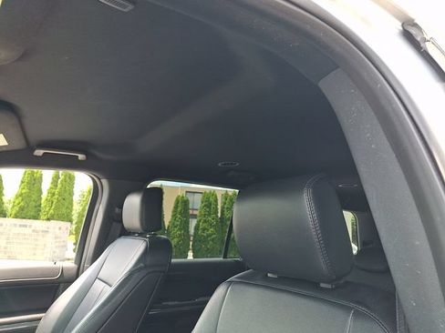 Used 2019 Ford Expedition XLT w/ Equipment Group 202A AWD/4WD image 13