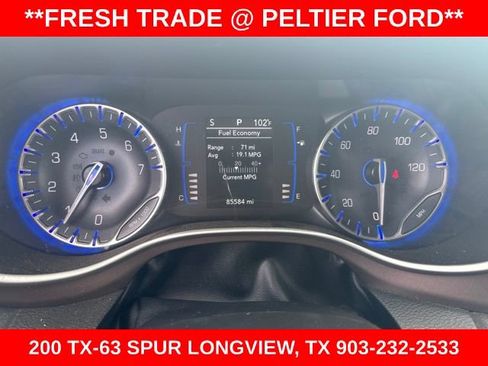 Used 2022 Chrysler Voyager LX FWD image 17