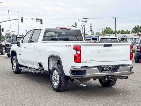 Used 2025 Chevrolet Silverado 2500 LT w/ Convenience Package AWD/4WD image 2