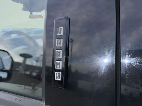 Used 2024 Ford F350 XLT AWD/4WD image 27
