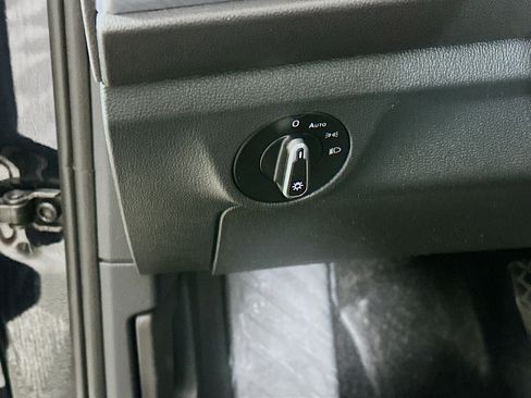 Used 2024 Volkswagen Jetta SE FWD image 17