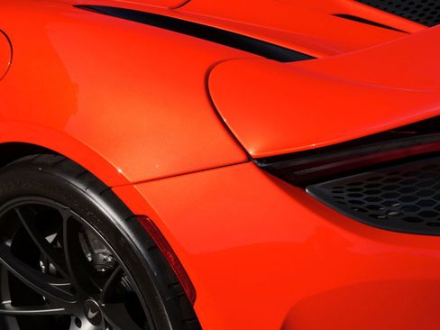 Used 2024 McLaren 750S Spider RWD image 14