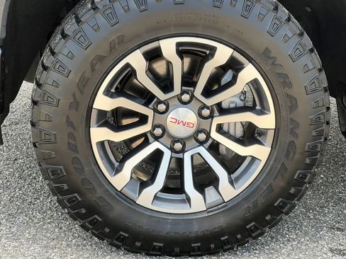 Used 2021 GMC Sierra 1500 AT4 AWD/4WD image 8