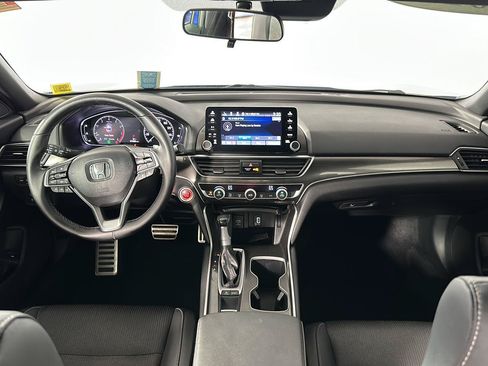 Used 2019 Honda Accord Sport image 2